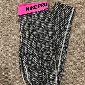 Nike pro leggings